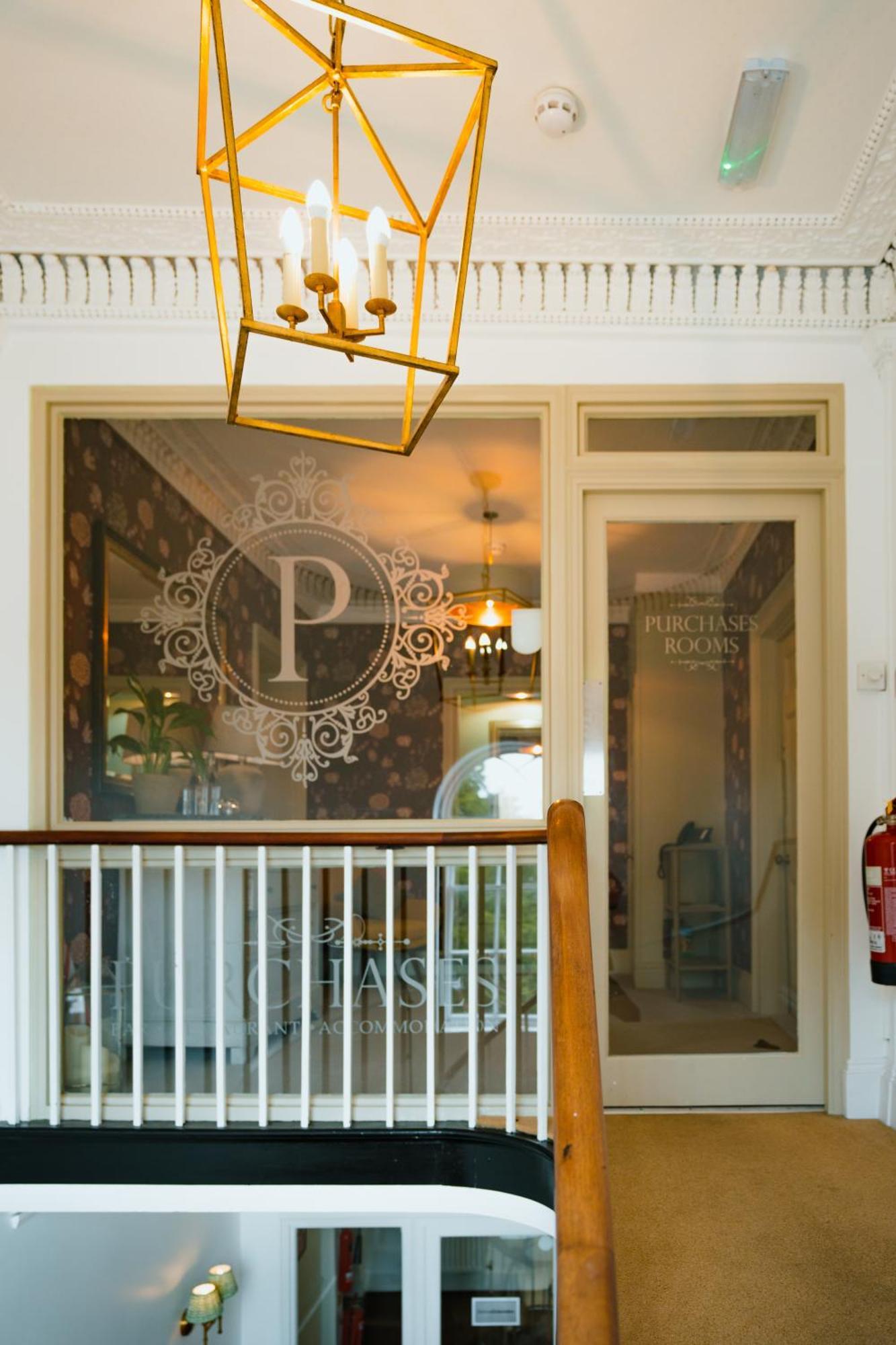 Purchases Restaurant & Accommodation 치체스터 외부 사진